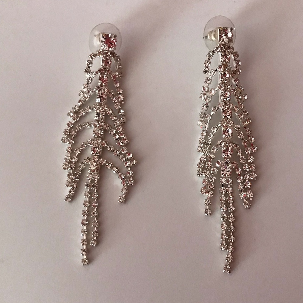 Stone fashion earrings